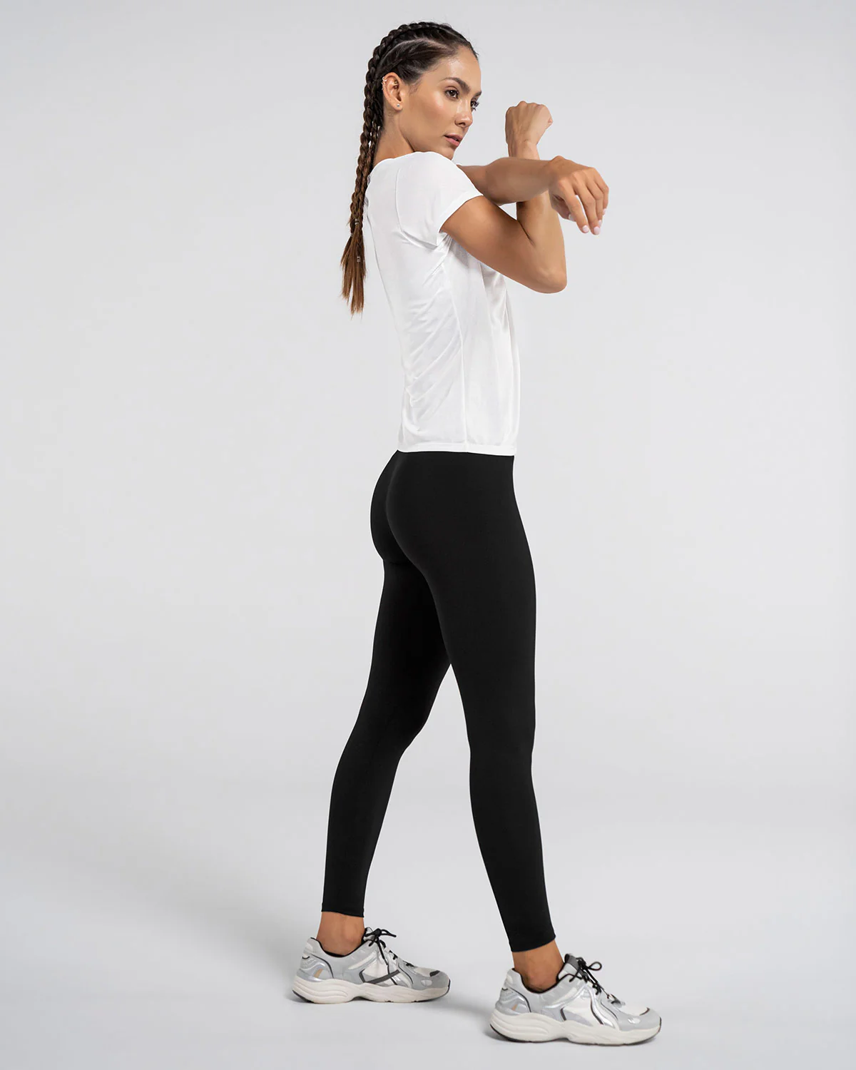 Camiseta deportiva de secado rápido y silueta semiajustada - Image 14