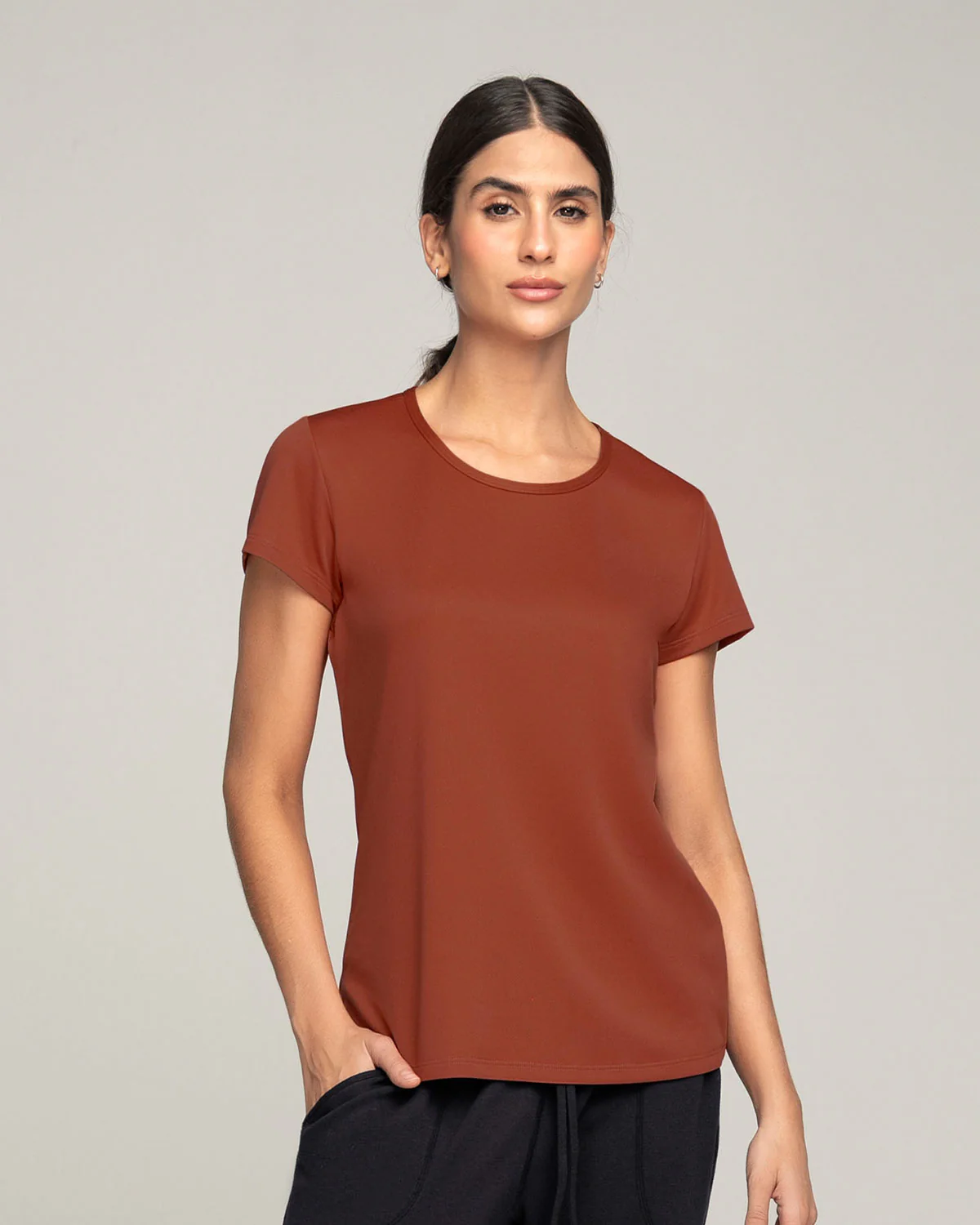 Camiseta deportiva de secado rápido y silueta semiajustada - Image 26