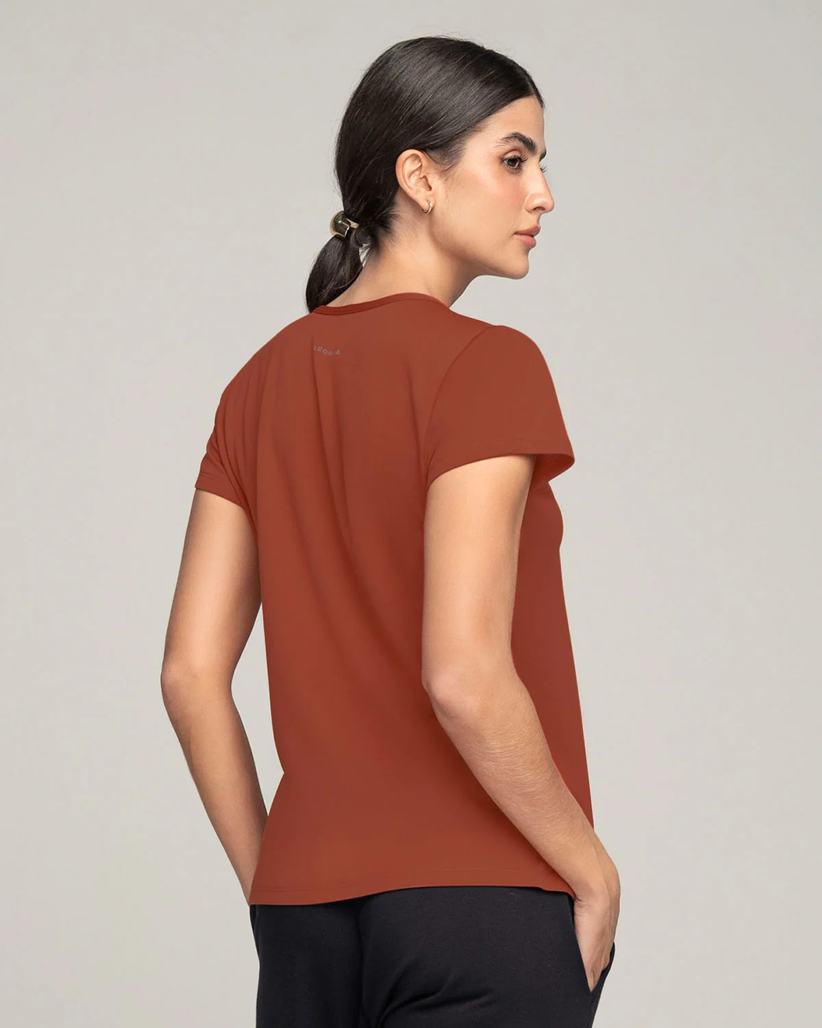 Camiseta deportiva de secado rápido y silueta semiajustada - Image 27