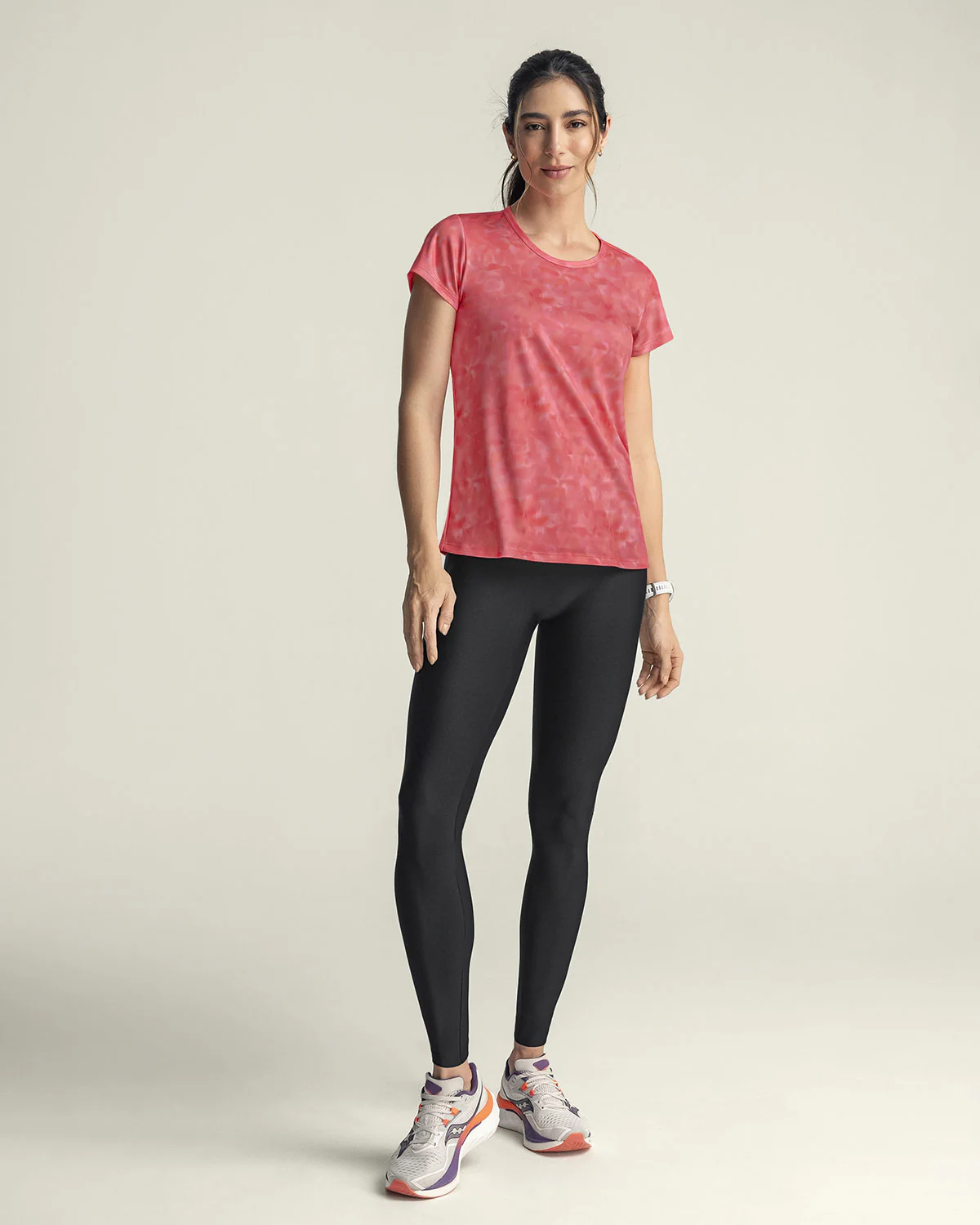 Camiseta deportiva de secado rápido y silueta semiajustada - Image 34