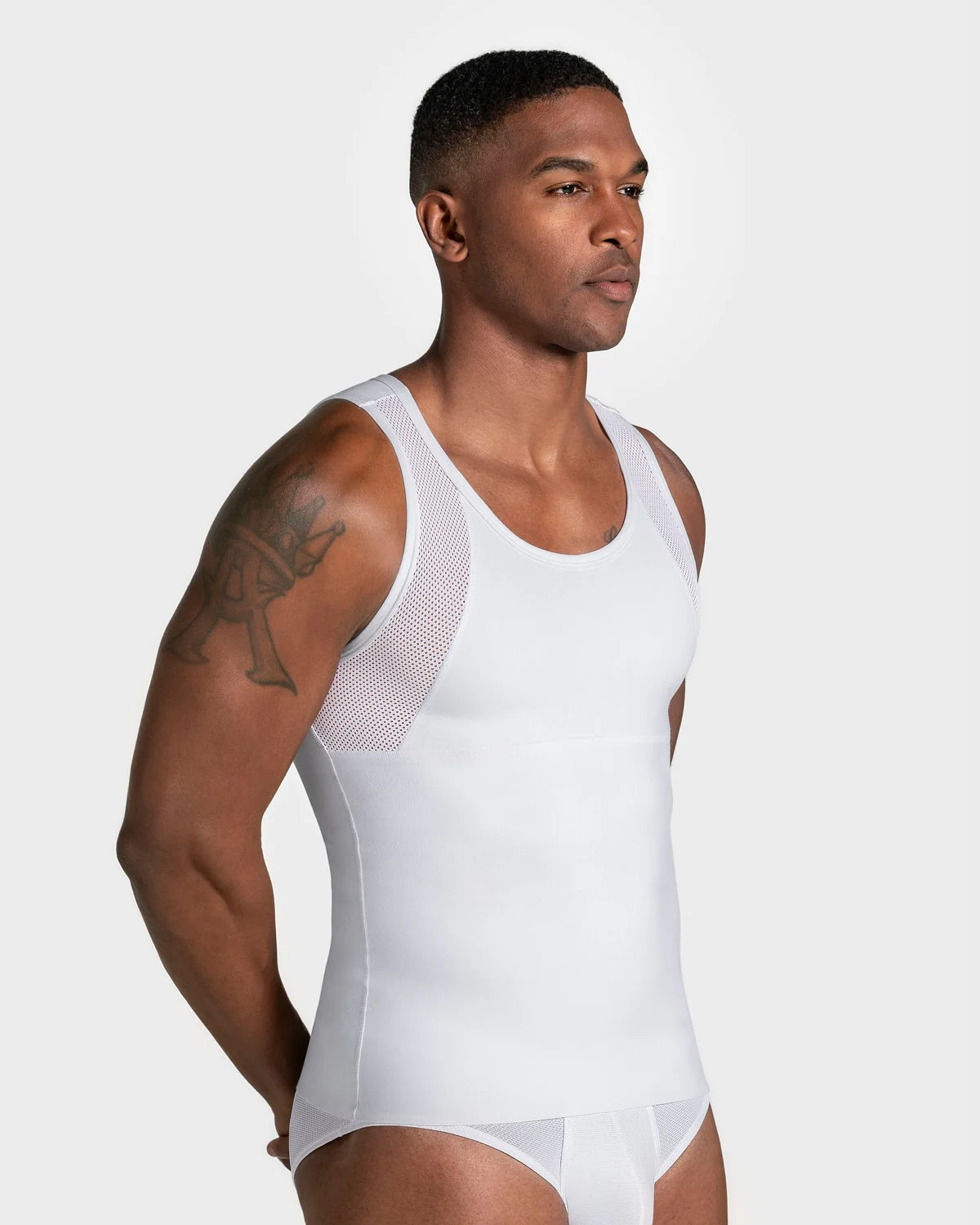 Camiseta sin mangas de compresión moderada ideal para uso diario con algodón pima - Image 16