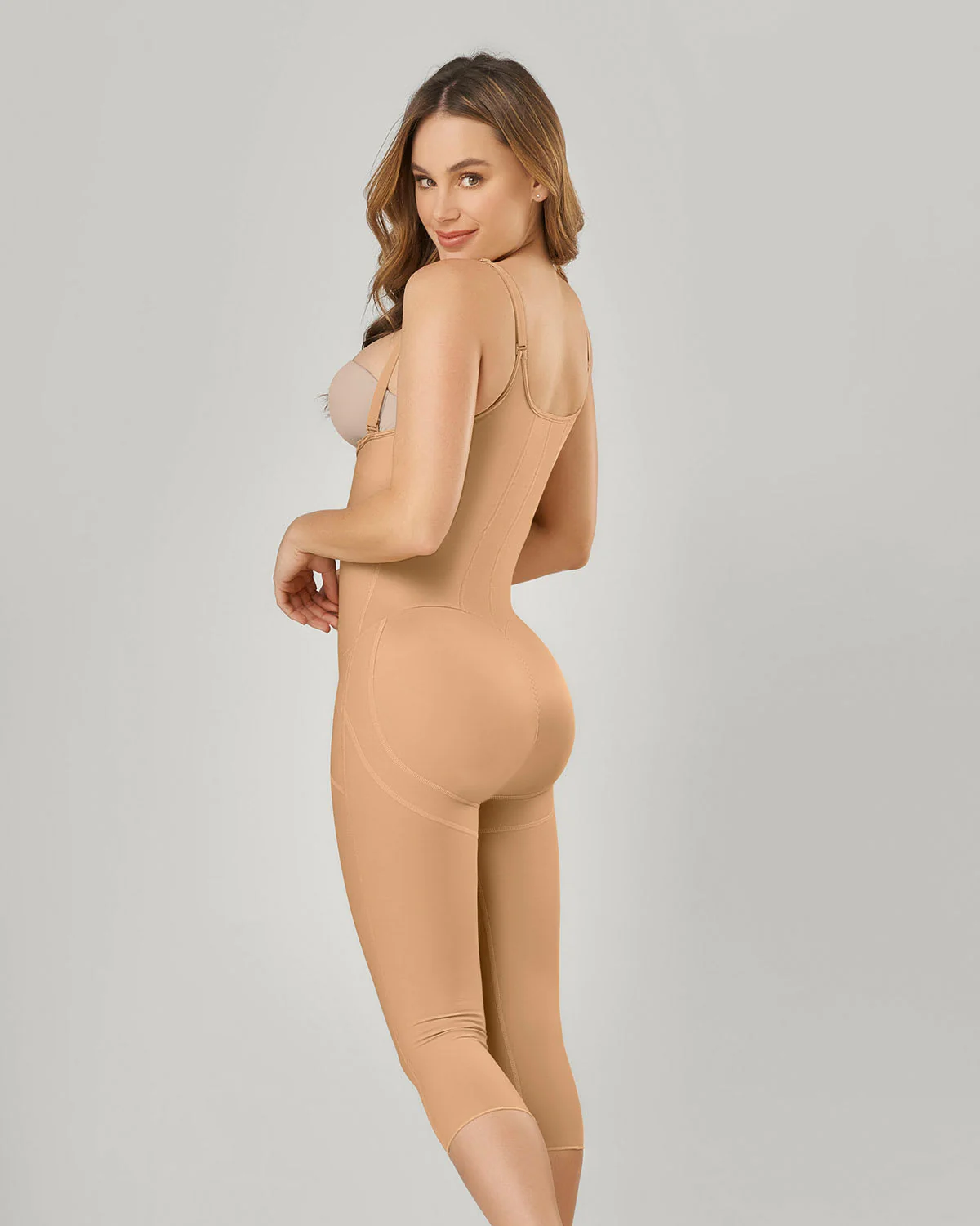 Faja body moldeadora estilo capri levanta glúteos - Image 7