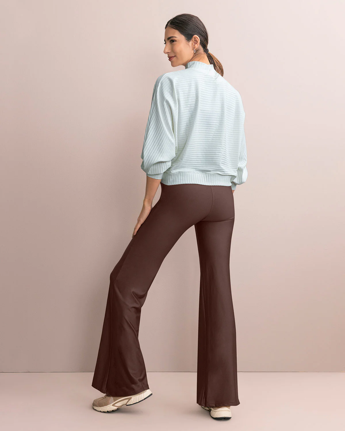 Legging acampanado moldeador de abdomen - Image 9