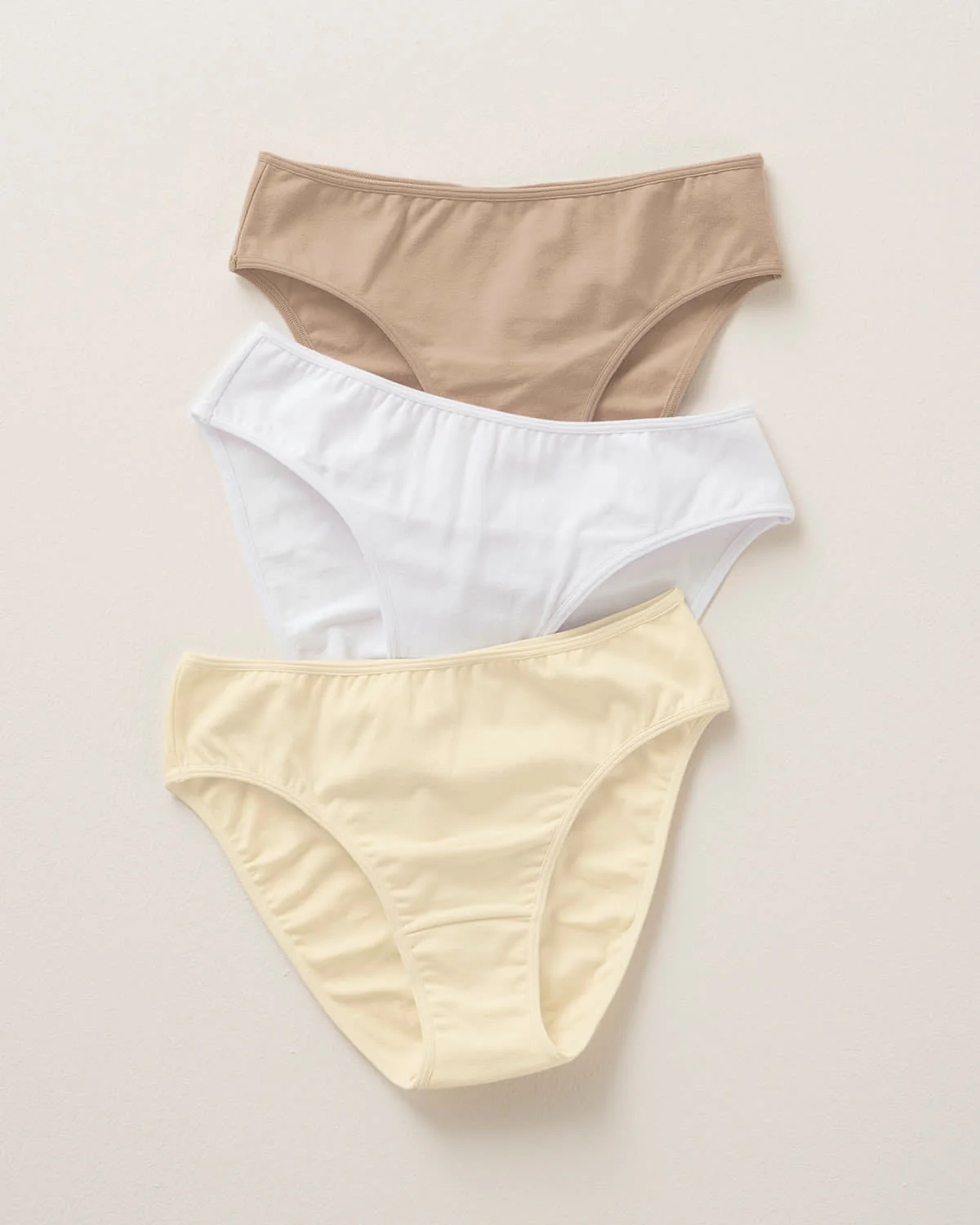 Paquete x 3 bragas tipo bikini con buen cubrimiento
