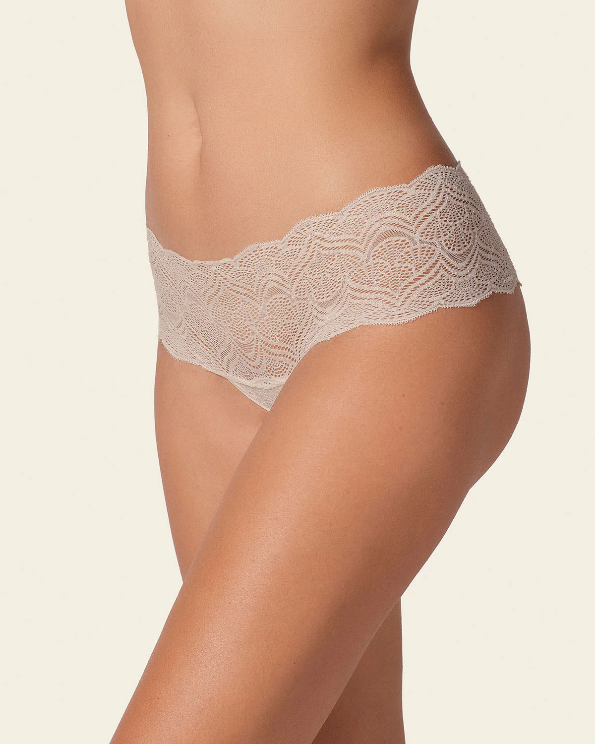 Paquete x 3 braguitas en encaje con transparencias y bordes redondeados - Image 3