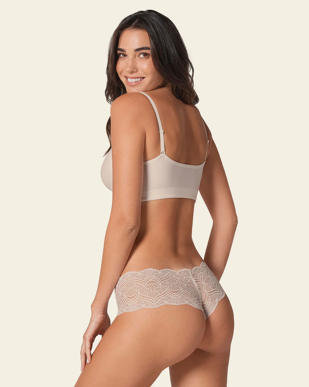 Paquete x 3 braguitas en encaje con transparencias y bordes redondeados - Image 5