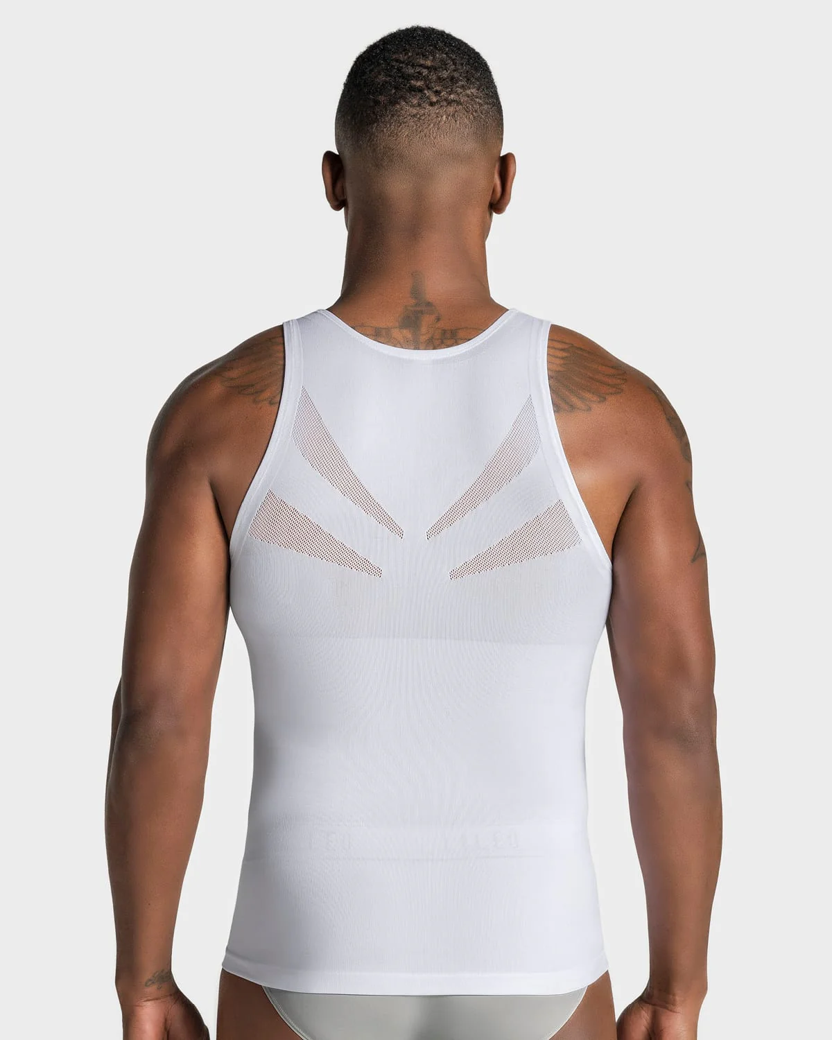 Paquete x 4 camisetas ajustadas para hombre con compresión suave en microfibra - Image 7