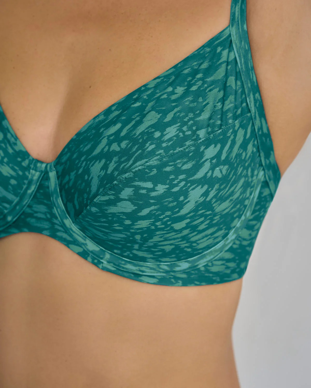 Top de bikini con tela interna en las copas de buena sujeción de pecho - Image 3