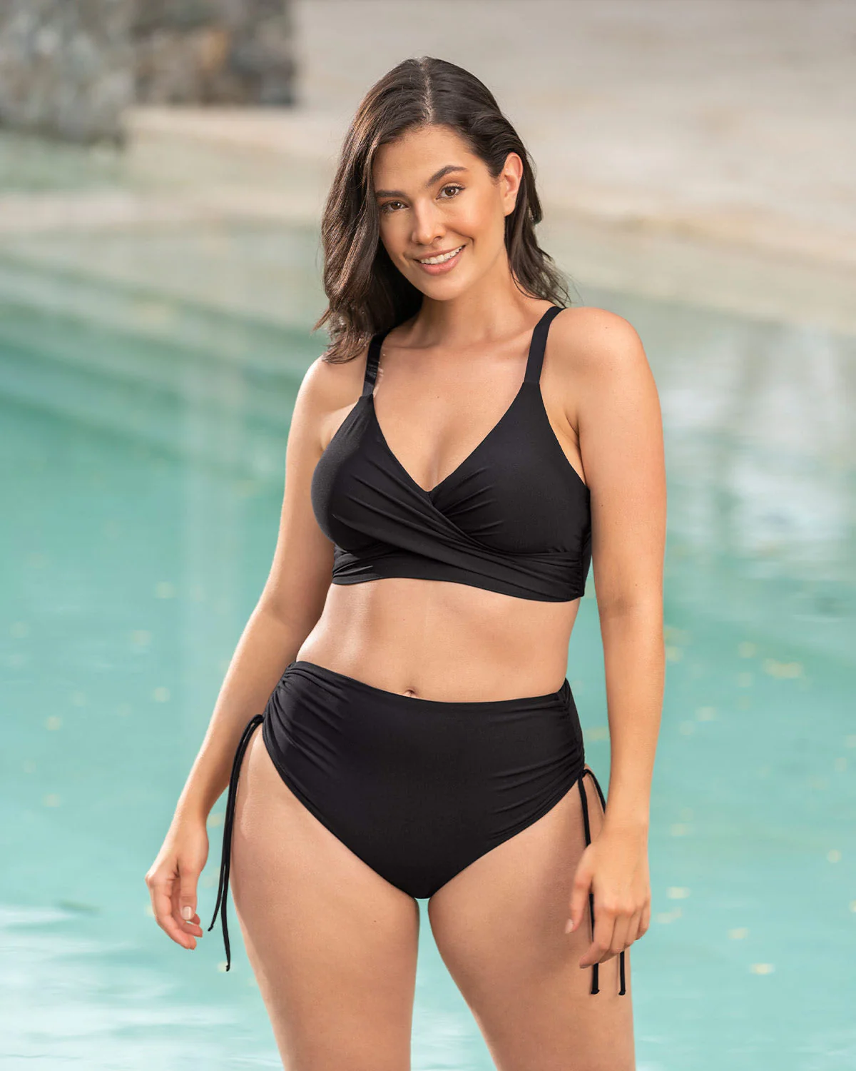 Top de bikini ecoamigable con escote cruzado - Image 4