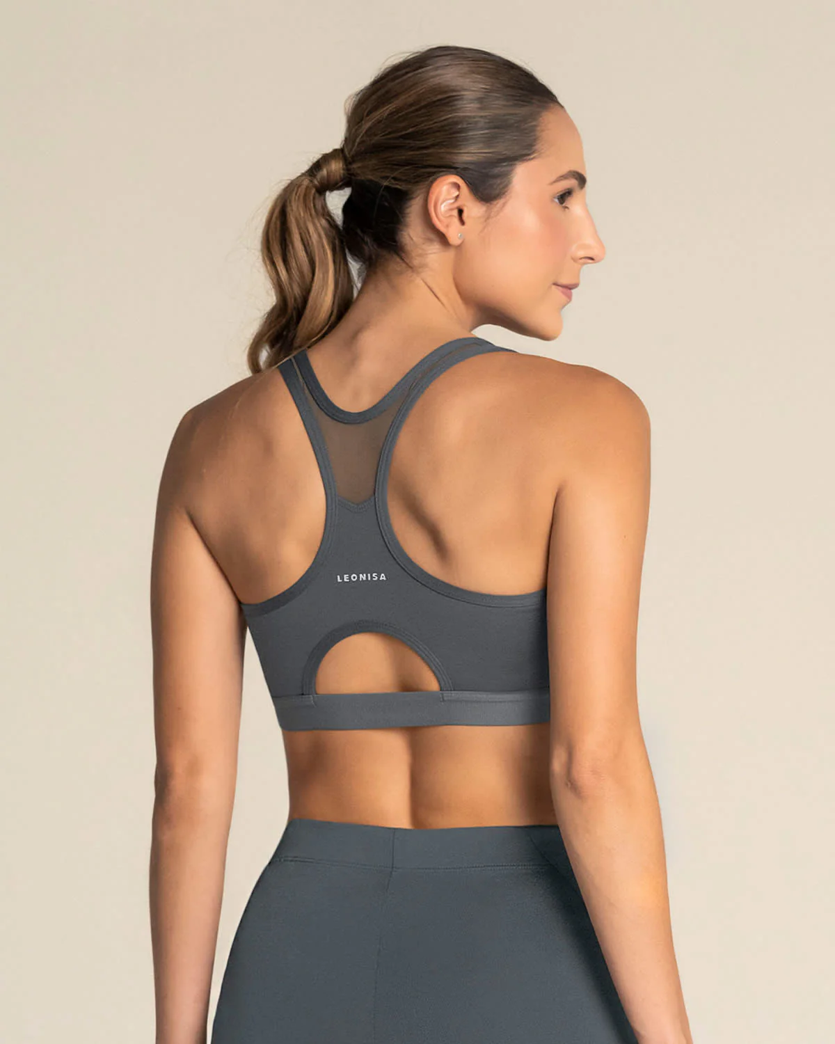 Top deportivo con espalda atlética en material de secado rápido - Image 24