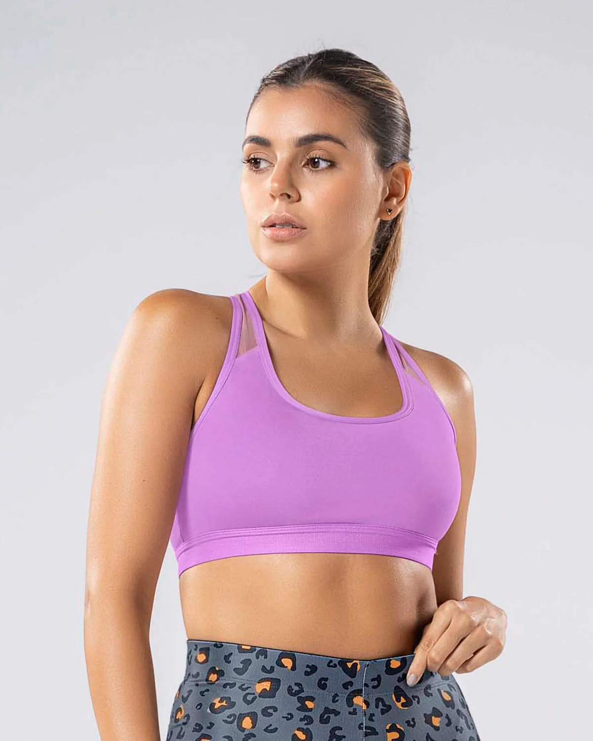 Top deportivo con espalda atlética en material de secado rápido - Image 28
