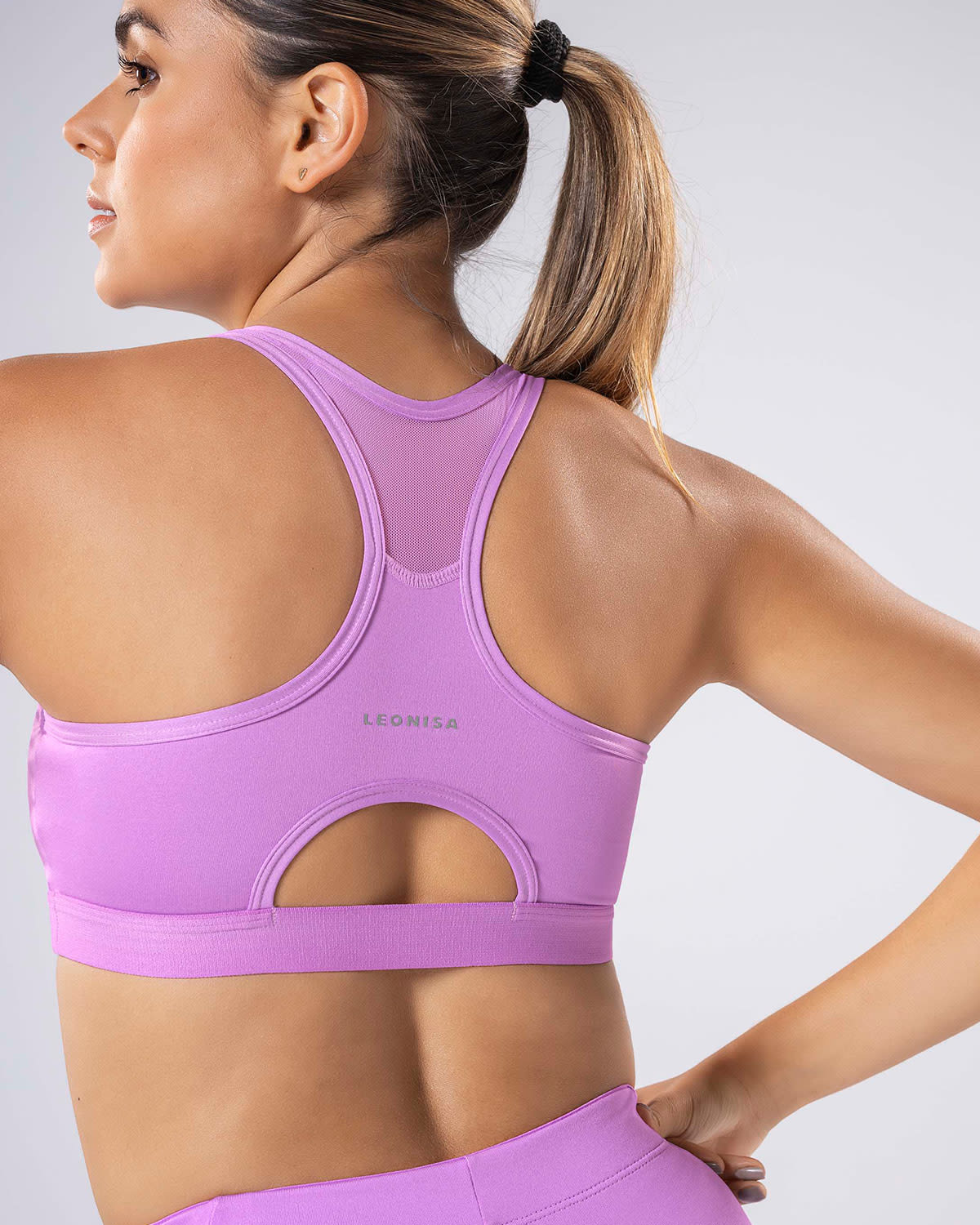 Top deportivo con espalda atlética en material de secado rápido - Image 29