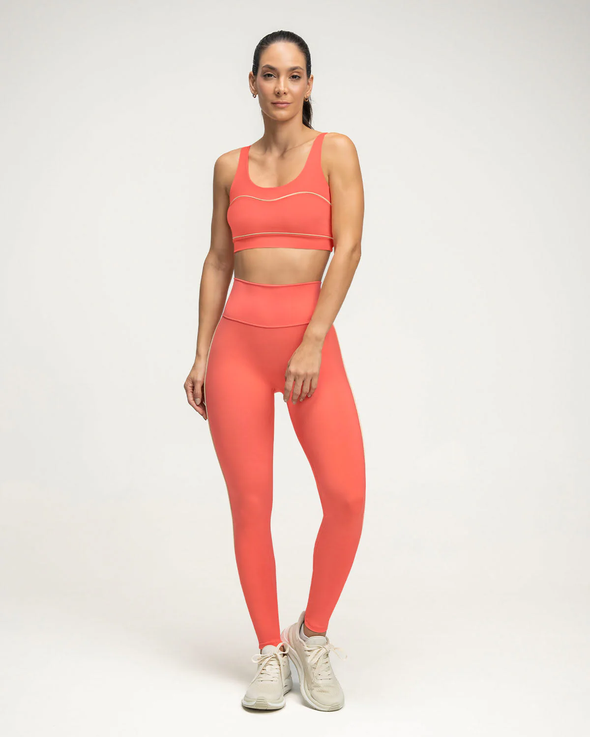 Top deportivo con tirantes dobles en espalda - Image 16